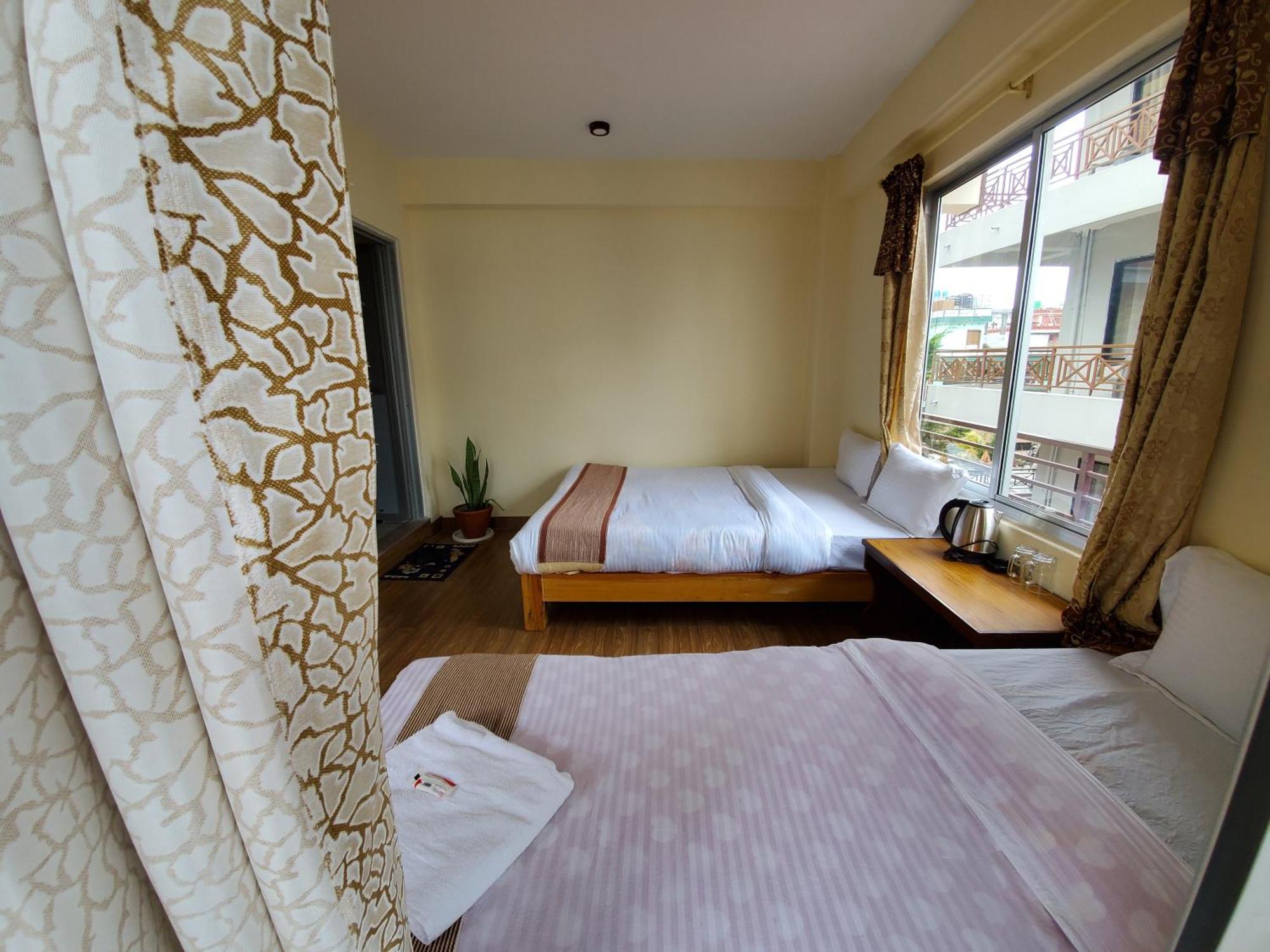 Santoshi Guest House, Pókhara Exteriér fotografie