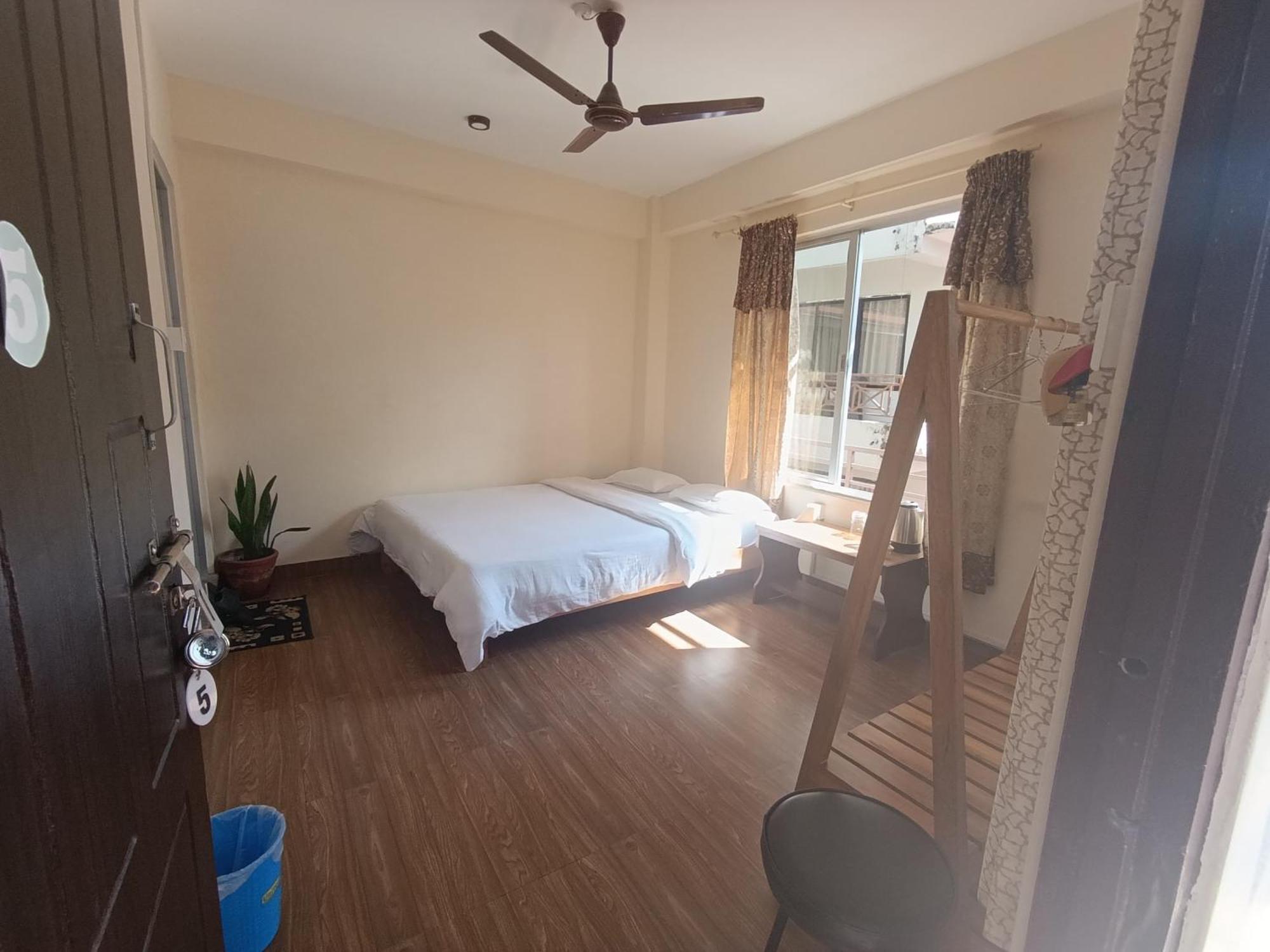 Santoshi Guest House, Pókhara Pokoj fotografie