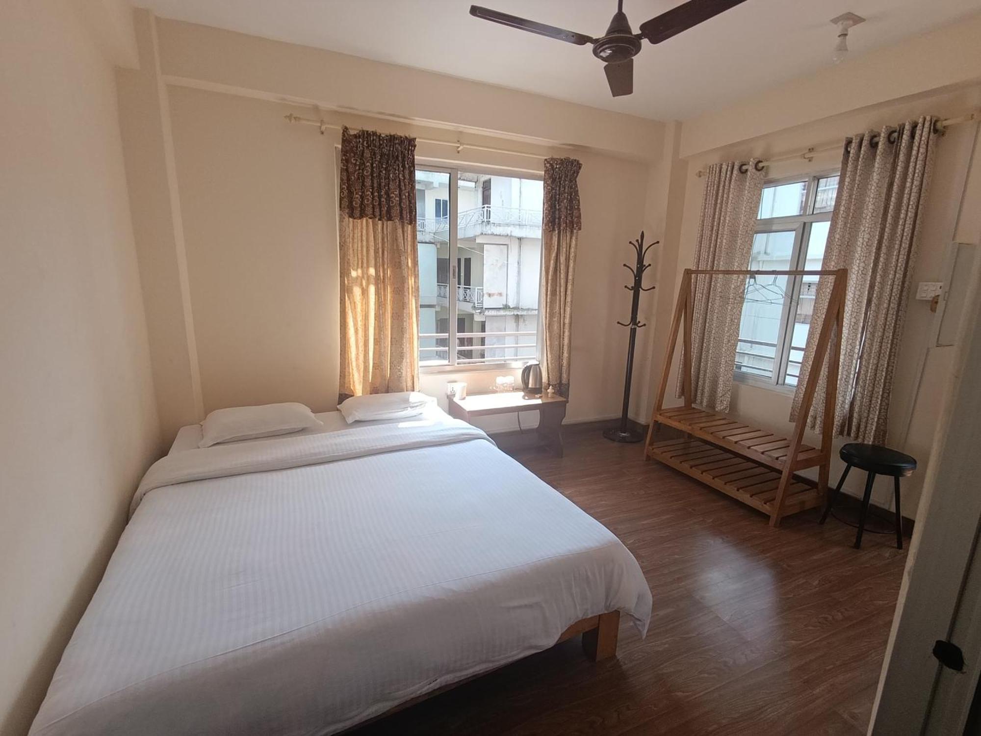 Santoshi Guest House, Pókhara Pokoj fotografie